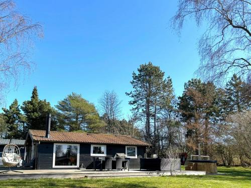Ordrup House | Summer House With Wilderness Bath By Kårup Forest