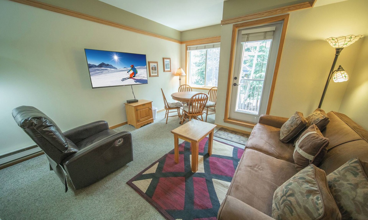 Mountain House Condo | Summer Mountain Studio | Balcony & Hot Tub