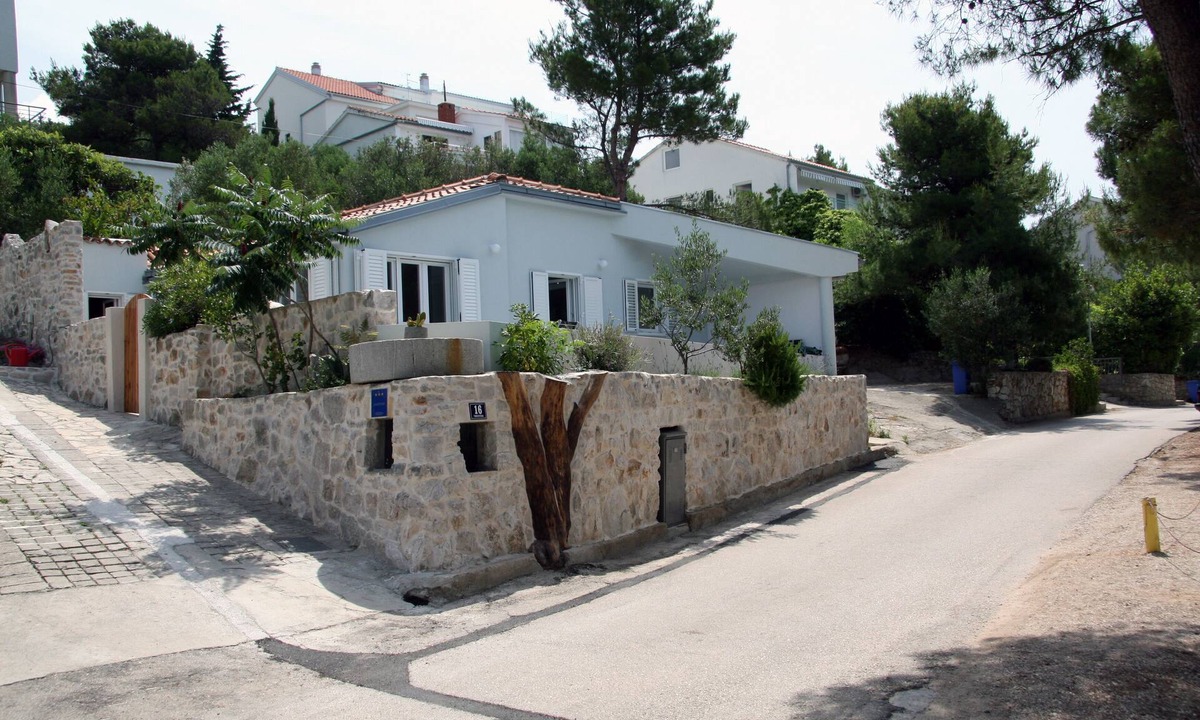 Susica House | Summer (or winter) vacation with a view of the islands of the Kornati National Park