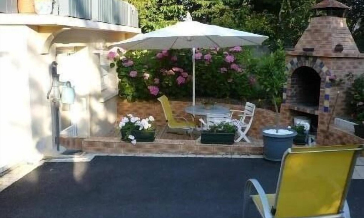 Saint-Jouan-des-Guerets Apartment | Summer rental - studio 2 pers.