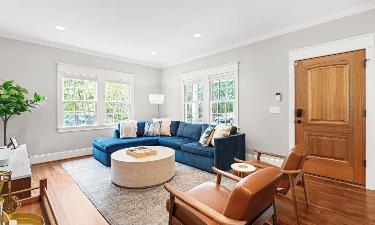 Chapel Hill House | Summer stays near UNC Campus and top Chapel Hill wedding venues