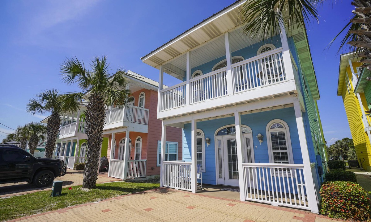 Lullwater Beach House | Summer Towne Cottages By Panhandle Getaways