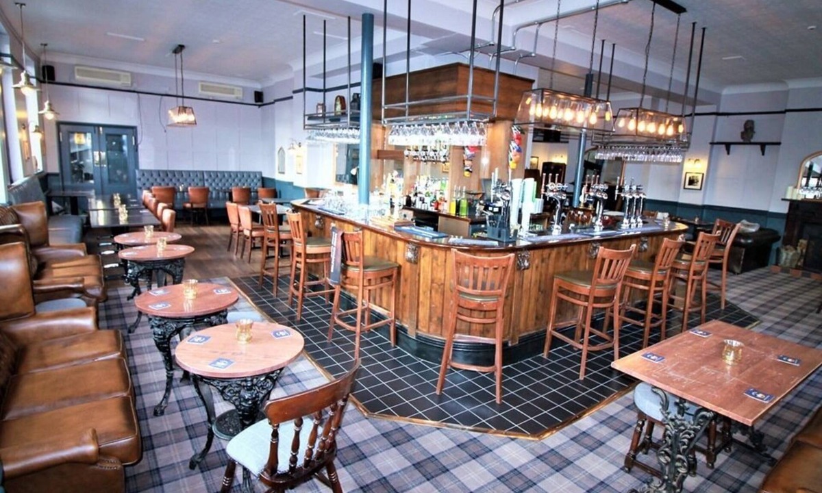 Lee Hotel | Summerfield Pub & Boutique Rooms