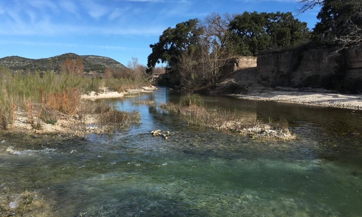 Barksdale Cabin | Summertime Fun On the Beautiful Nueces.