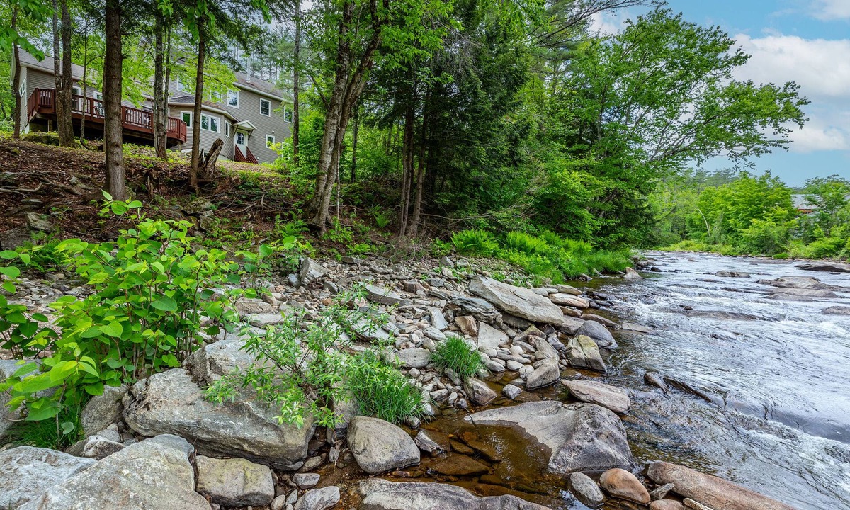 South Londonderry House | Summertime In VT Is the Best - to Some!