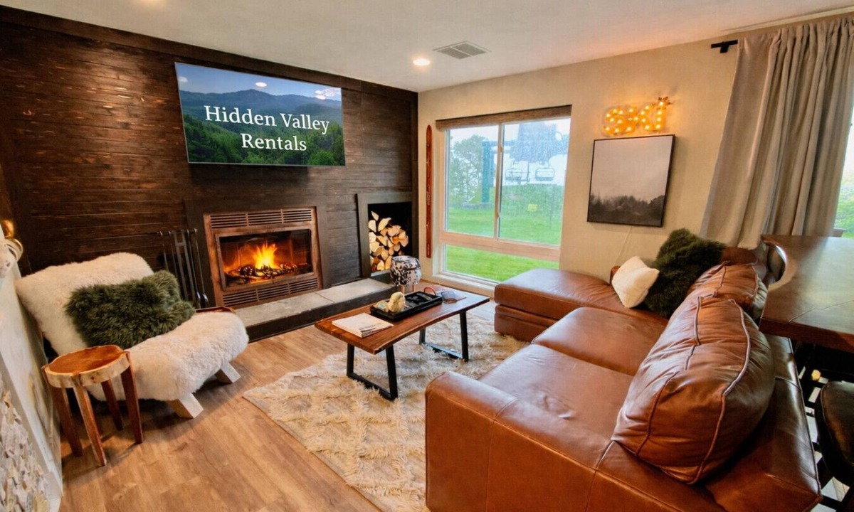 Hidden Valley Condo | ✨Summit Blossom – Modern Condo w/Pool Access, 2 King beds & Spa-Inspired Comfort