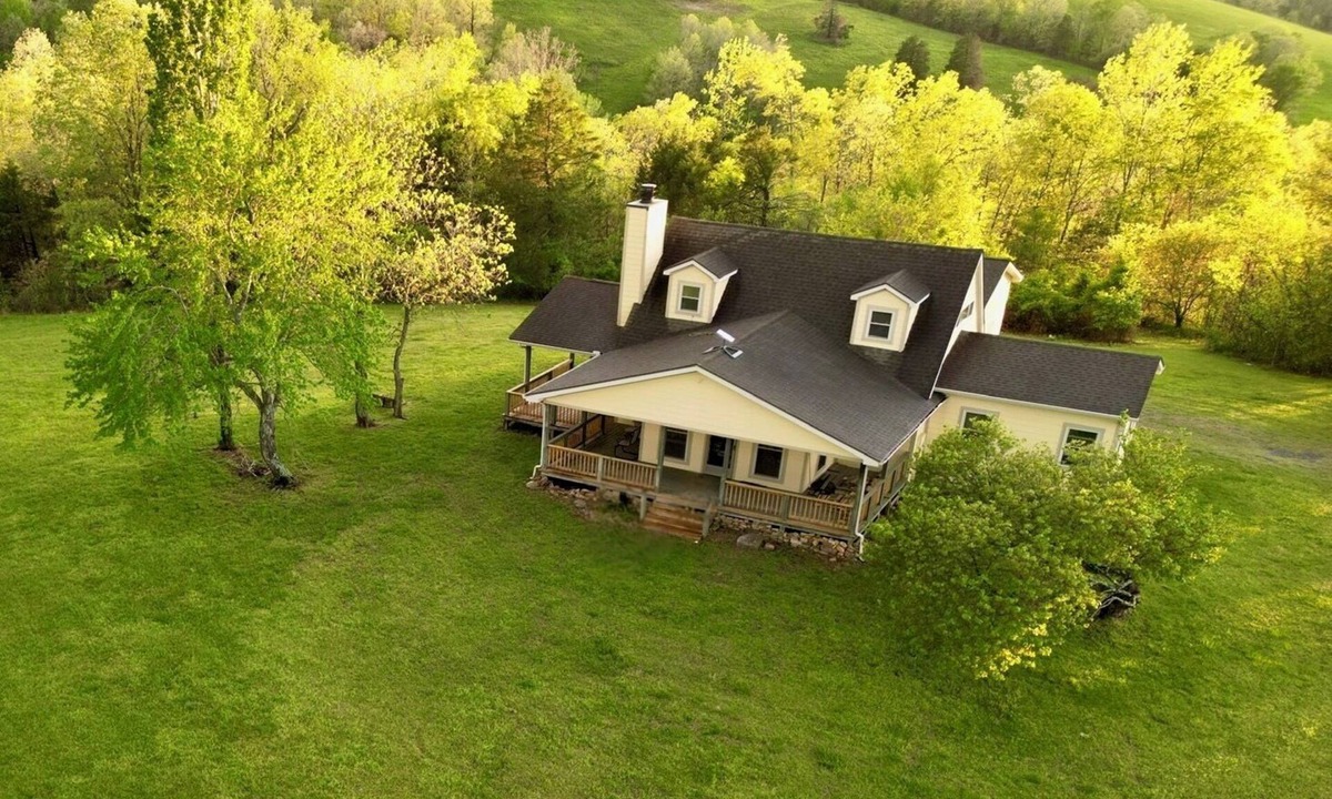 Saint Joe Cabin | Summit House - 360° Ozark Views on 17 Private Acres Near Buffalo River