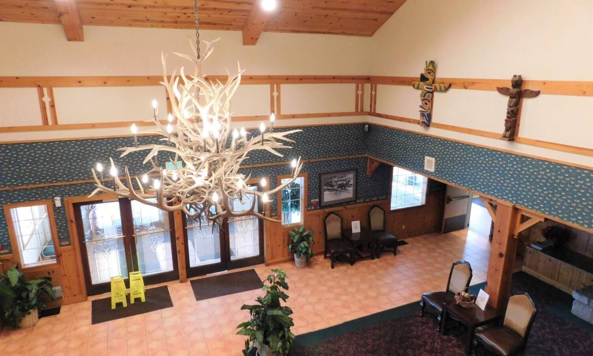 Snoqualmie Pass Hotel | Summit Inn