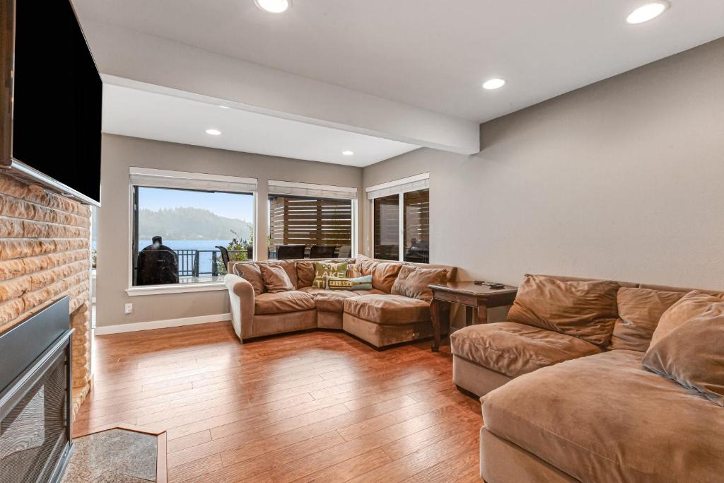Olympia House | Summit Lake Getaway