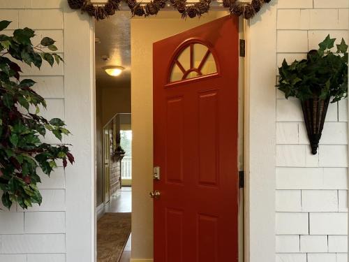 Raymond House | Summit Lookout Bungalow