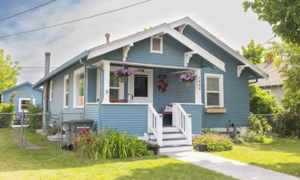 La Grande House | Summit Mid-Century Bungalow