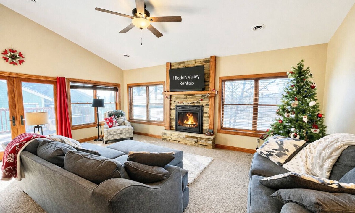 Hidden Valley Condo | ☀️ Summit Sanctuary | Pool Access | 2 King Suites | Central AC | Golf