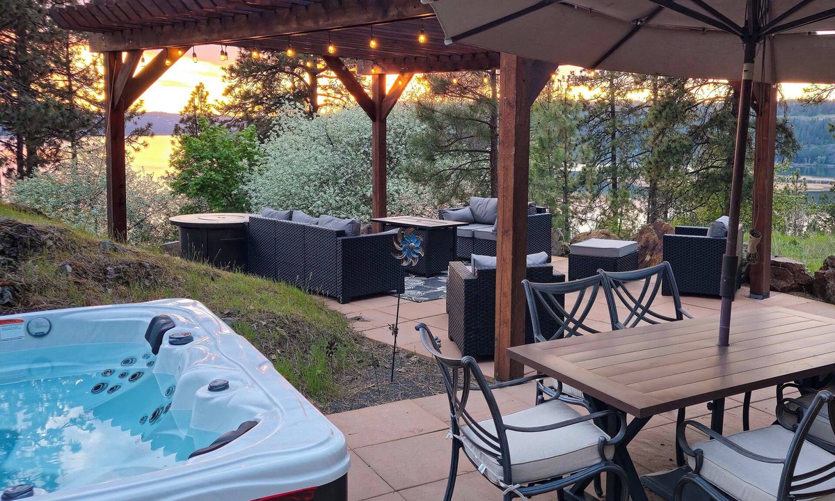 Harrison Apartment | 'Summit Solitude' Hot Tub & Views in Harrison!