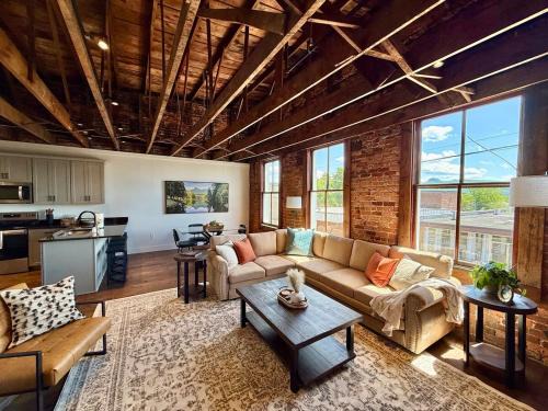 Pilot Mountain Apartment | Summit Soul Apartment in Downtown Pilot Mountain, Historic Building