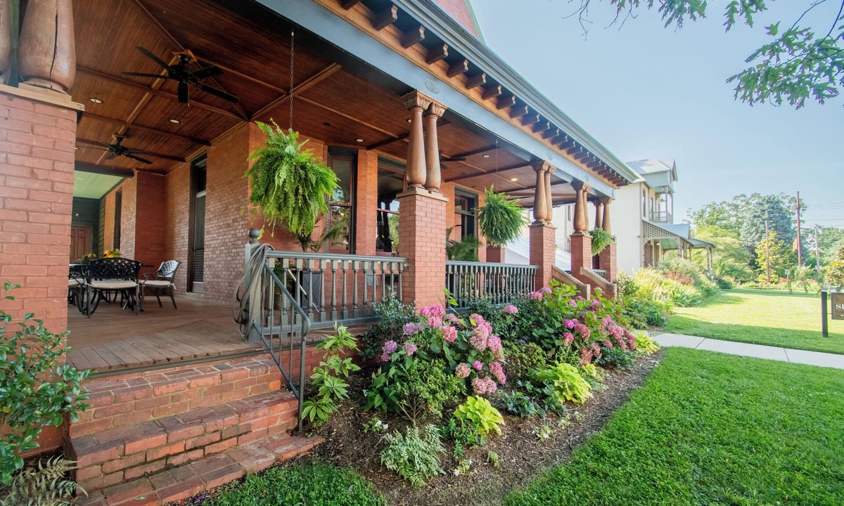 Winston - Salem Bed & Breakfast | Summit Street Inns