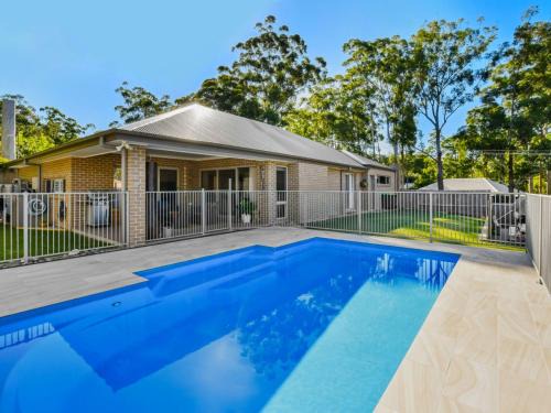 Smiths Lake House | Sun Daze at Smithies