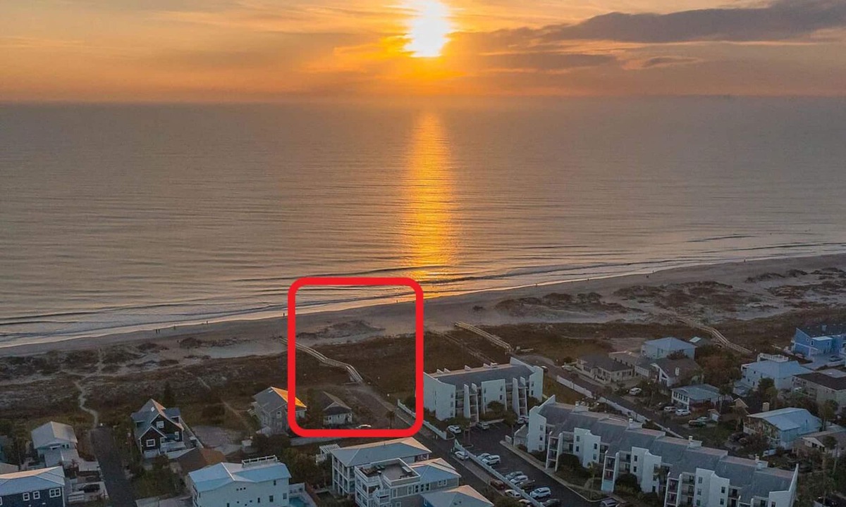 St. Augustine Beach Cottage | Sun & Fun @ Can't Be Beat Beachfront Location!