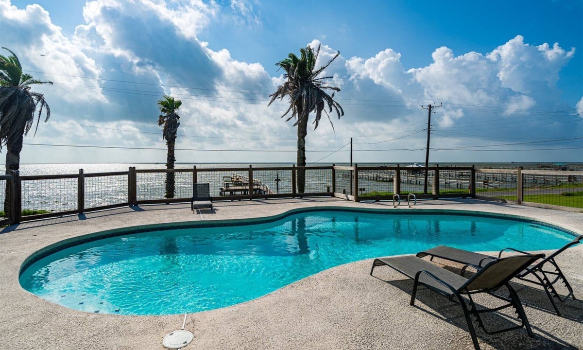 Fulton House | Sun Harbor Cottages by Miss Kitty’s