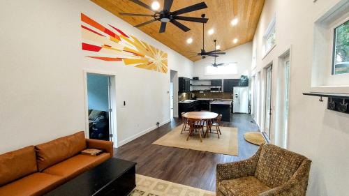 Summertown House | Sun House Tennessee