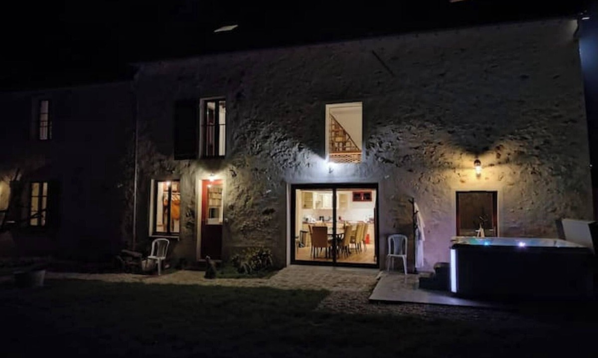 Doue House | Sun in Terre de Brie with spa