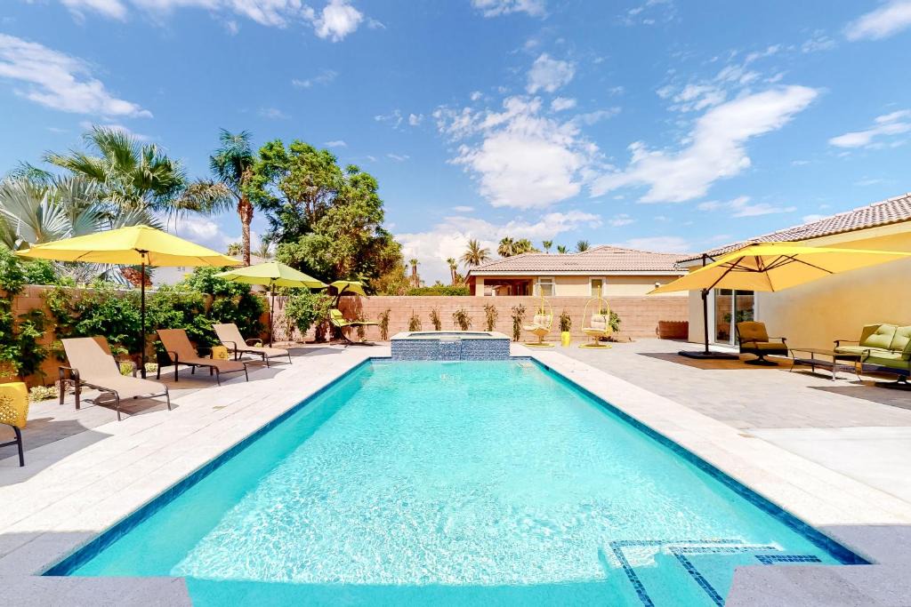 Bella Vida House | Sun-Kissed Bliss
