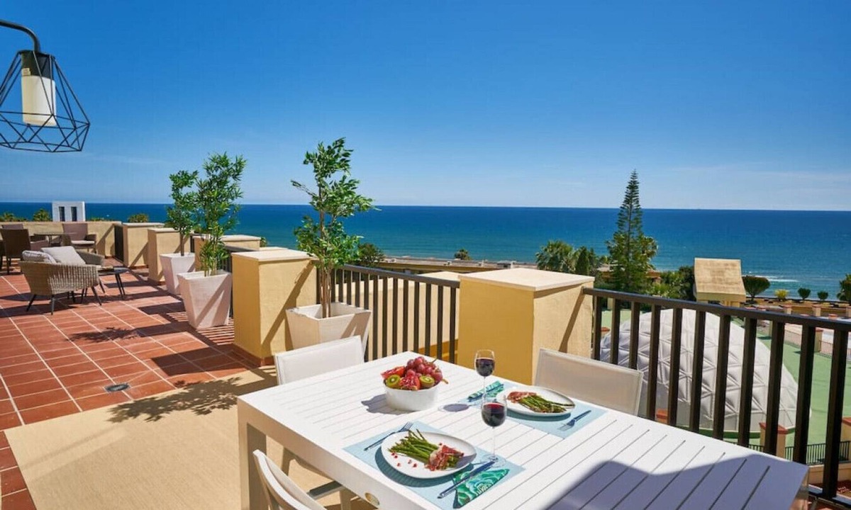 Nikki Beach Apartment | Sun Lover`s Paradise. Private rooftop seaview terrace, amazing romantic holiday