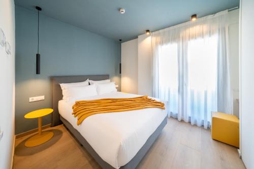 El Prat de Llobregat Apartment | Sun & Moon Apart Hotel