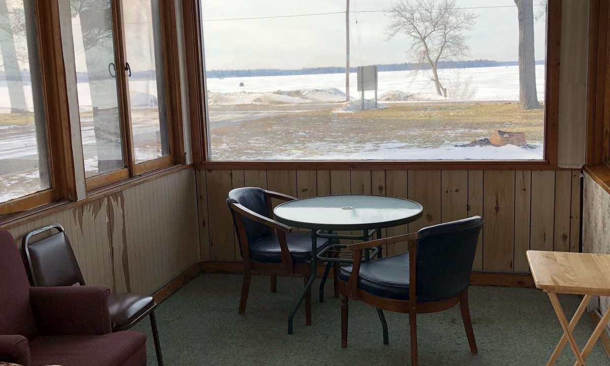 Cadillac Hotel | Sun 'N Snow Hotel