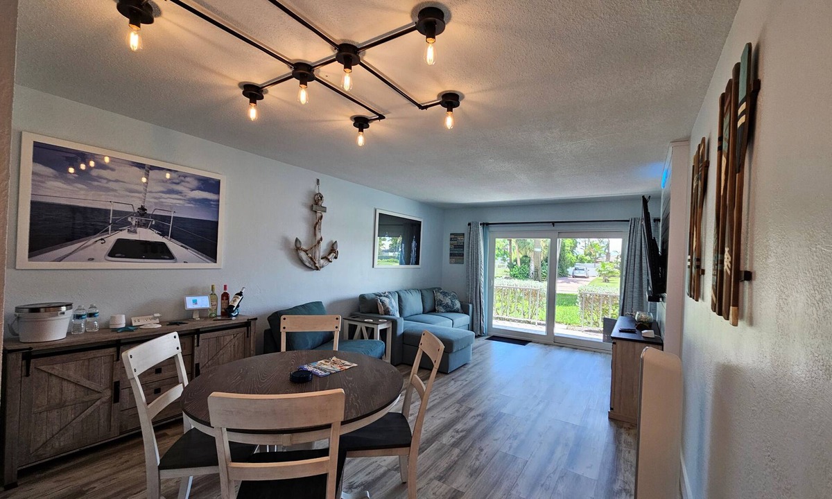 St. Petersburg Condo | Sun, Sand & Sunsets–all just minutes from your door.