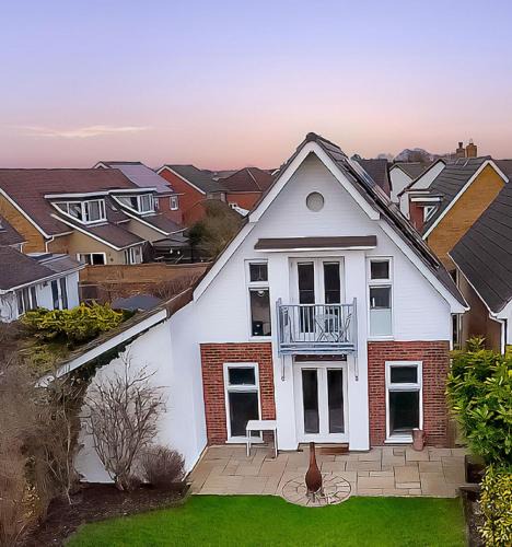 Witchford House | Sun Set House With Hot Tub