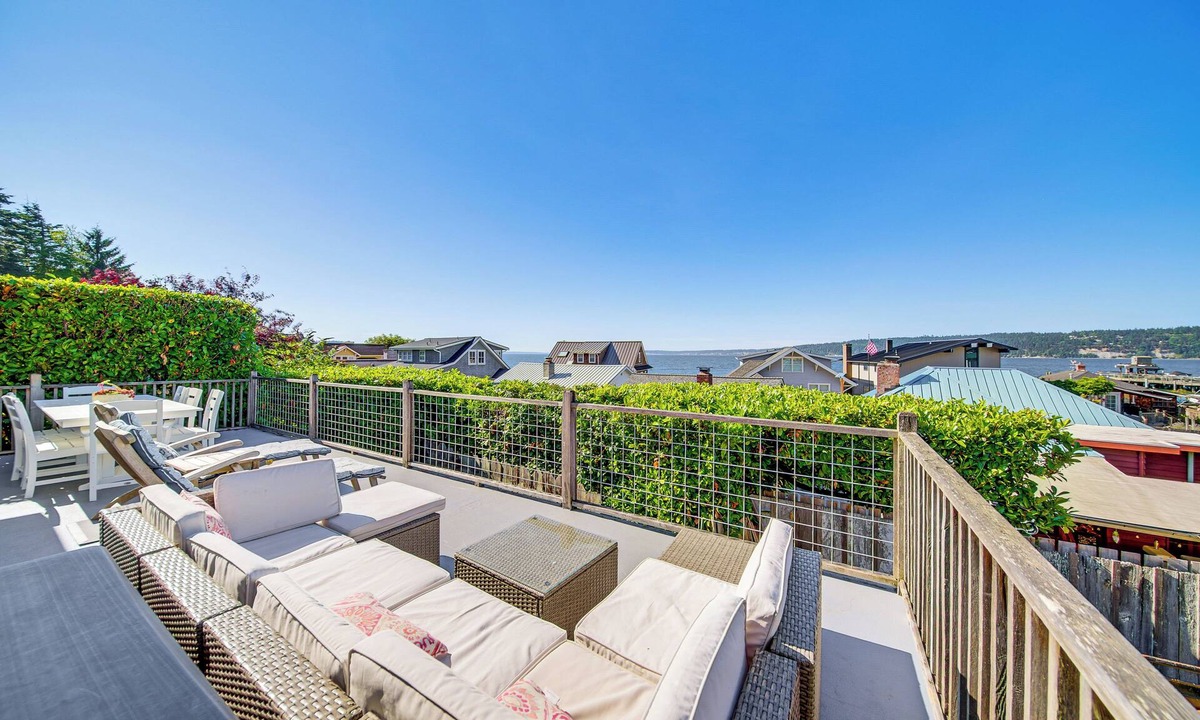 Langley Cabin | Sun-Soaked Sandy Point Haven w/Beach Access!