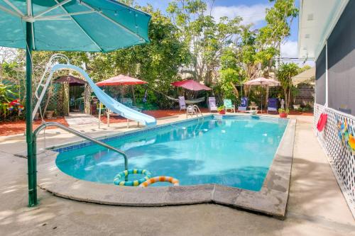 College Park Apartment | Sun-Soaked Studio w/Pool Access in Lake Worth!