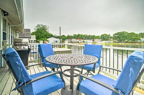 Wareham Center House | Sun-Soaked Wareham Cottage with River Access!