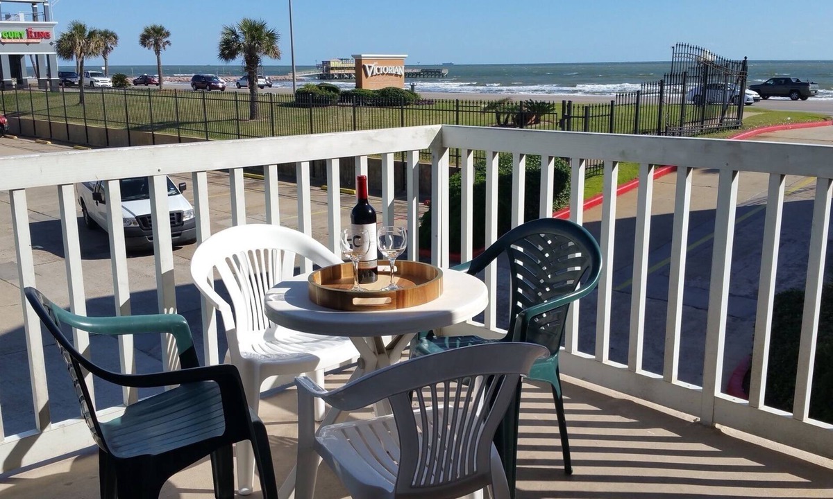 Galveston Condo | Sun, Surf, Sea! Great views and ocean breeze from large balcony!