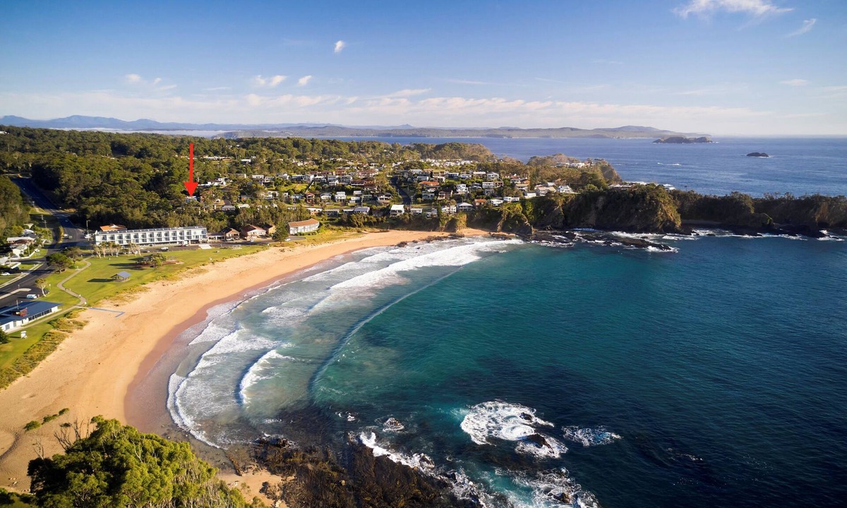 Malua Bay House | Sun, Surf & Serenity