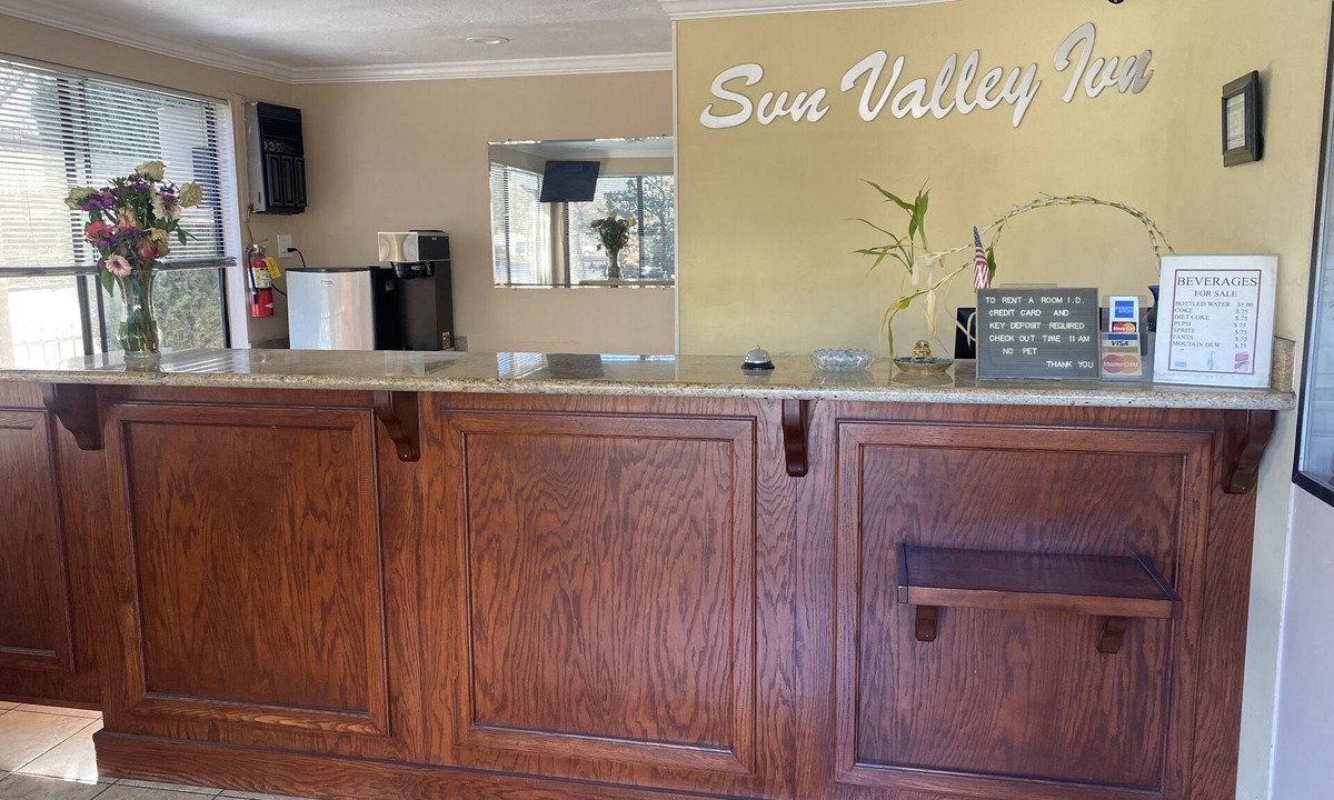 Pleasant Hill Hotel | Sun Valley Inn