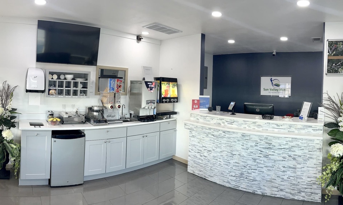 Junction Hotel | Sun Valley Motel