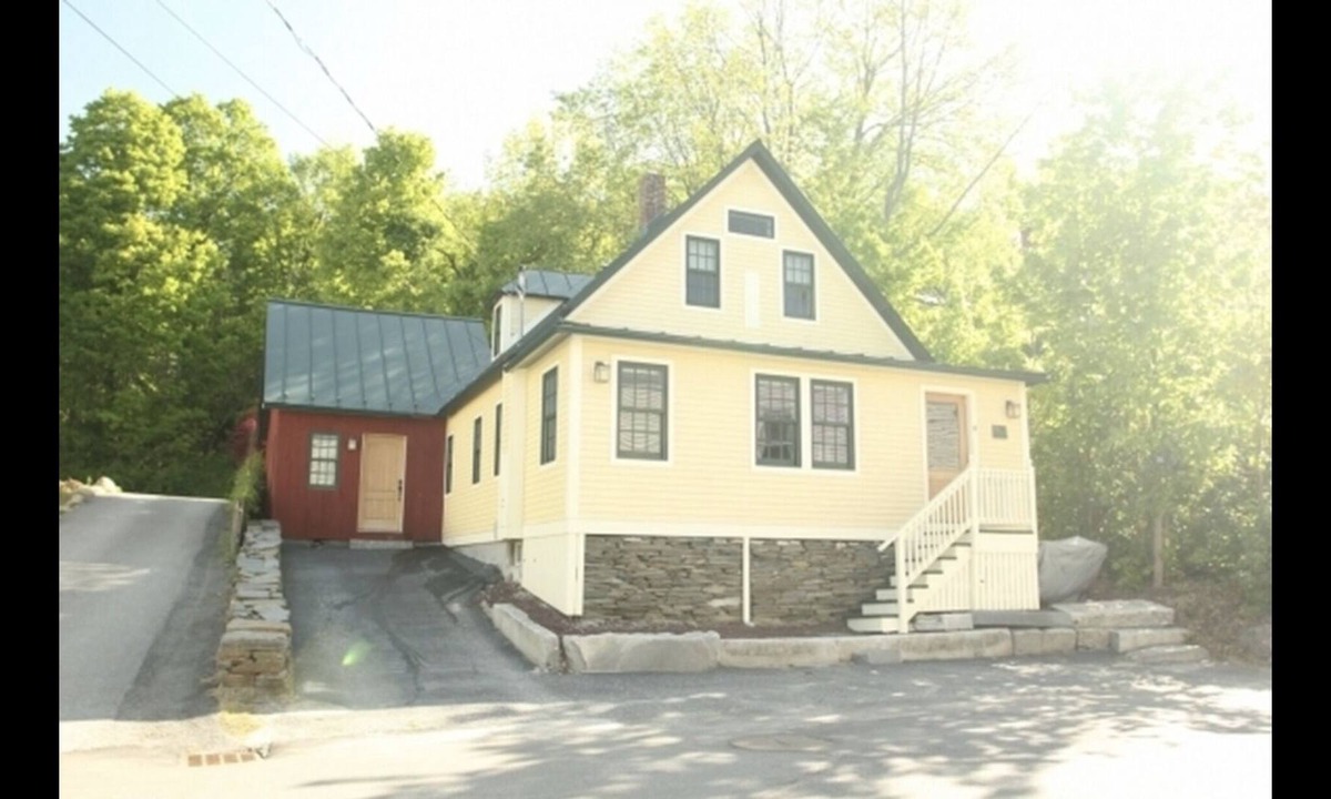 Sunapee House | Sunapee Harbor Retreat