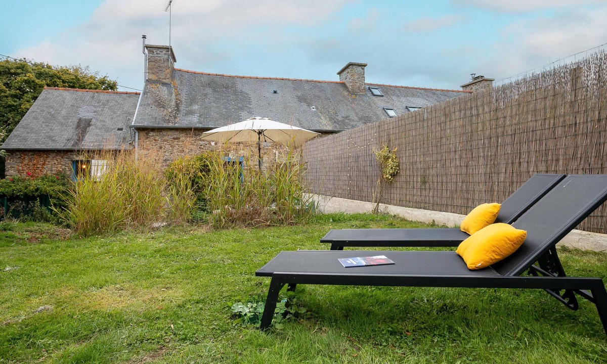 Plouha Apartment | Sunbathing – Les Gîtes du Goëlo