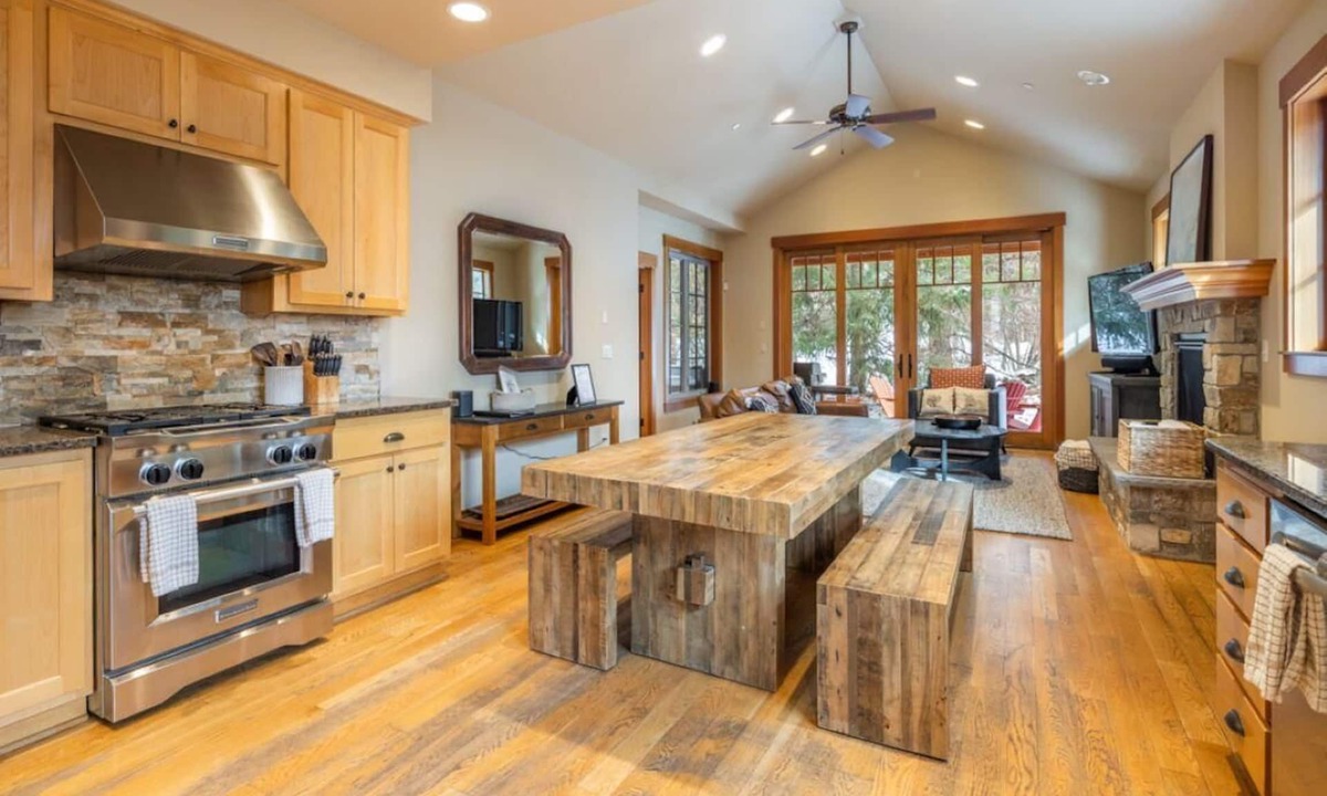 Cle Elum Ski Chalet | Suncadia 2 Bed Village Chalet Hot Tub + Game Room