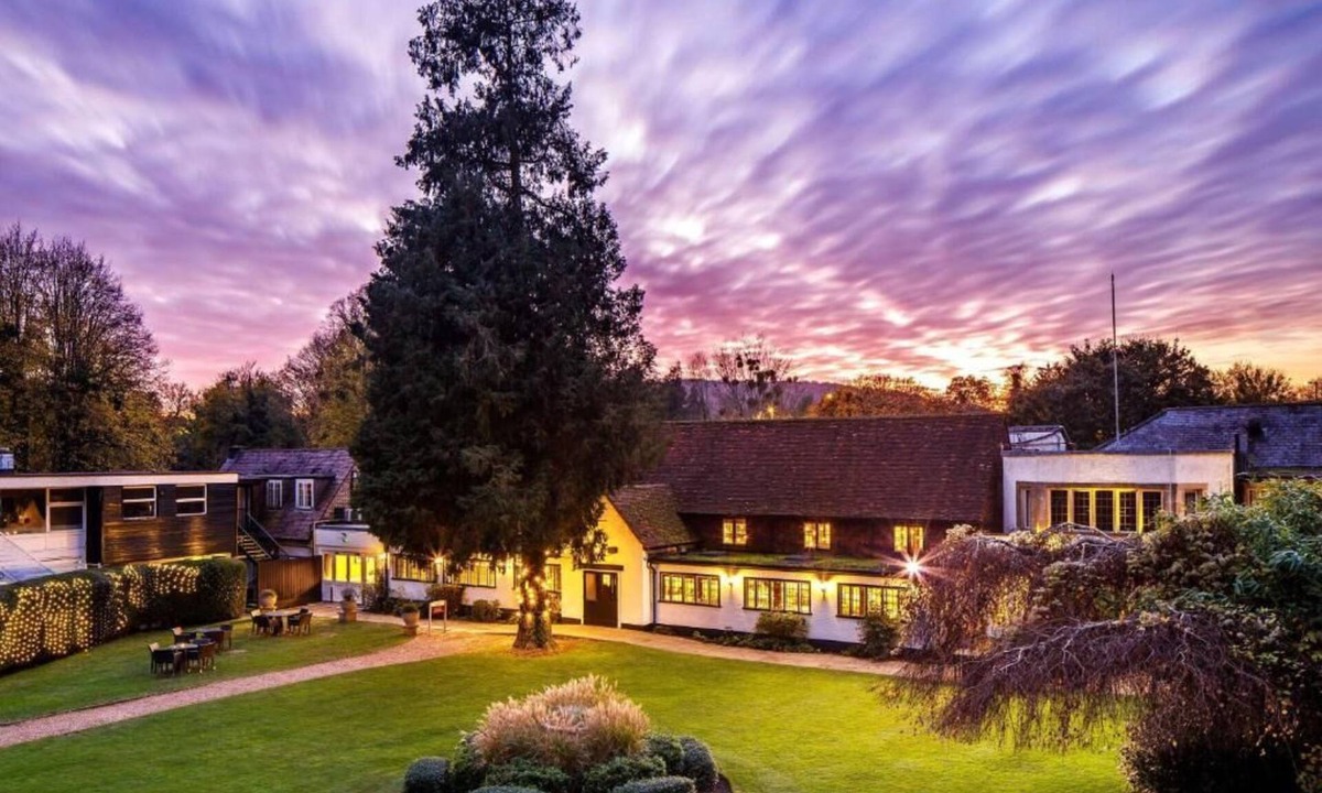 Box Hill Hotel | Sunday Box Hill Burford Bridge Hotel