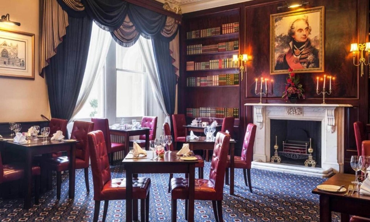 Exeter Apartment | Sunday Exeter Rougemont Hotel | Standard Double