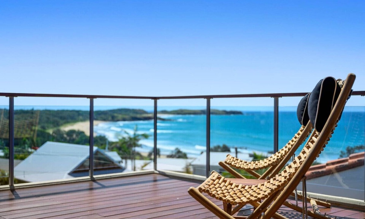 Emerald Beach House | Sundecks Beachside Escape - Luxury at Emerald