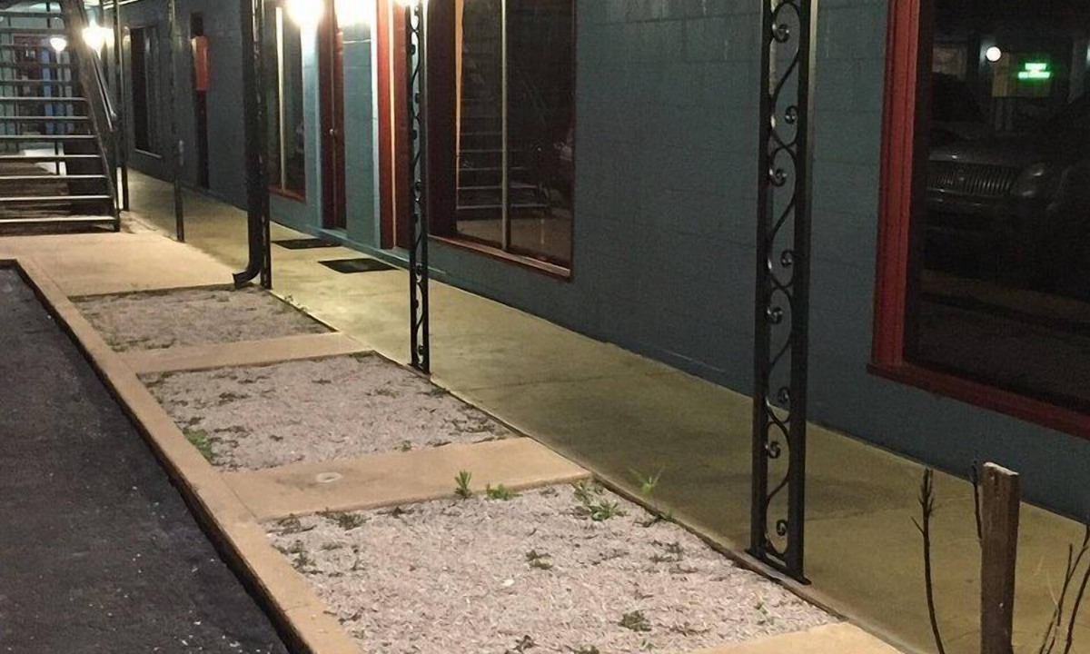 Burnet Hotel | Sundown Inn