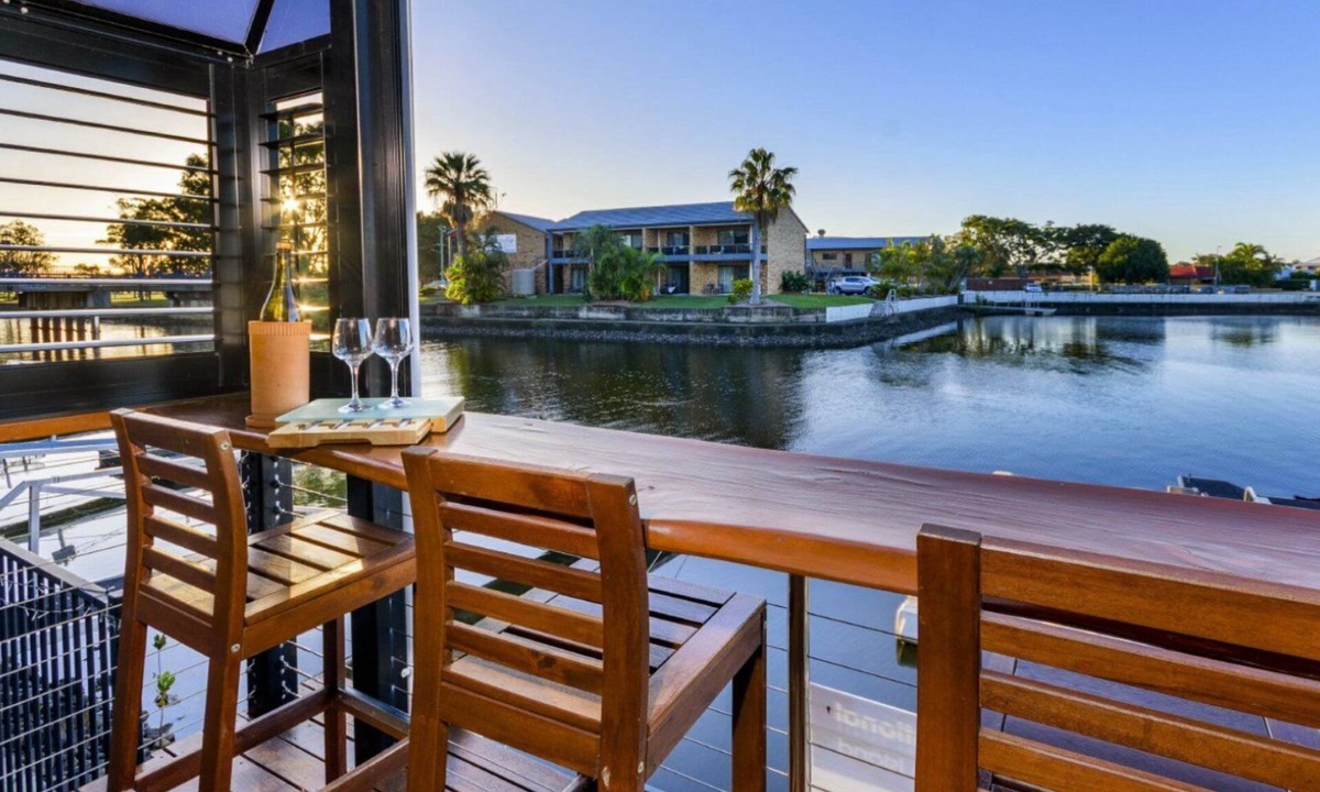 Bongaree Apartment | Sundown on the Water's Edge