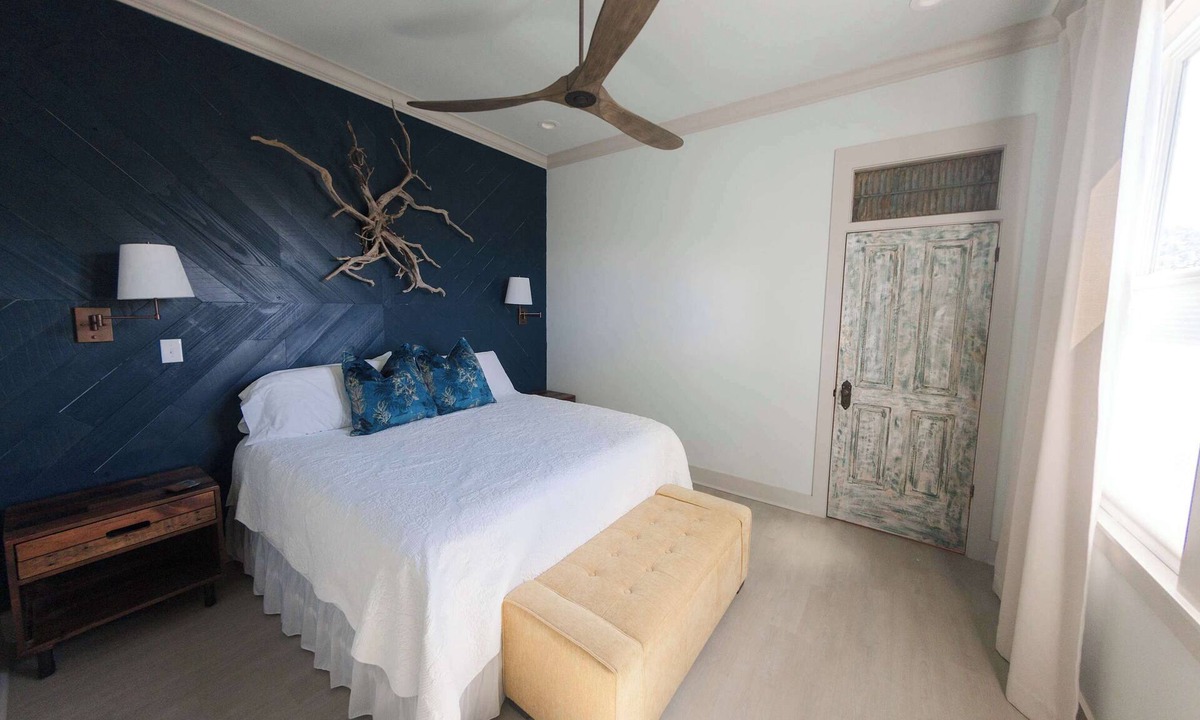 Old East Hill House | Sunflower Cottage Downtown