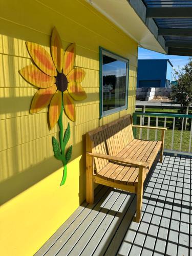 Dargaville House | Sunflower Cottage