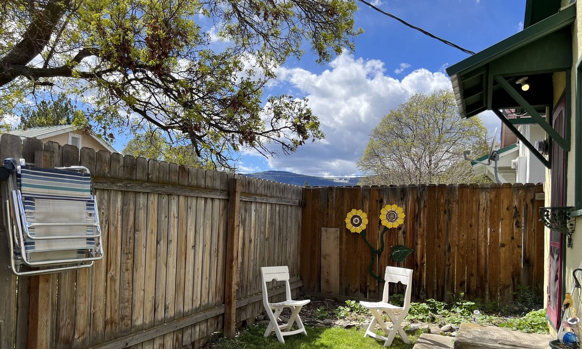 Hot Springs Cottage | Sunflower Cottage