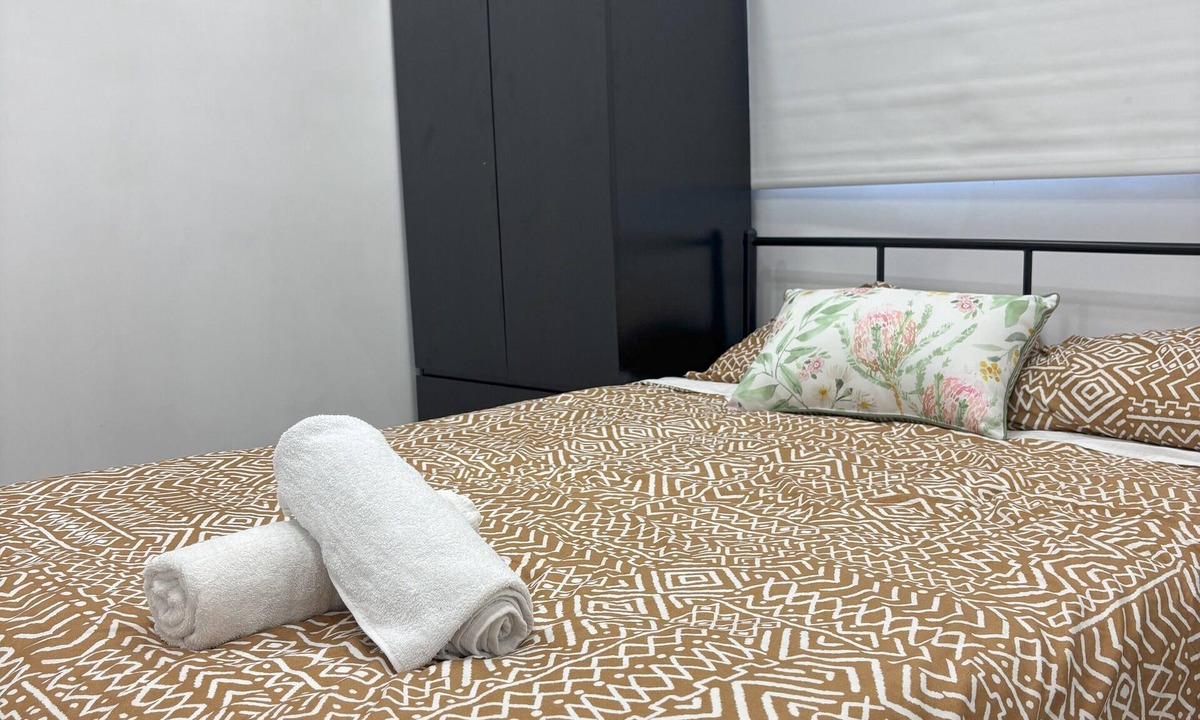 Para Hills Cabin | Sunflower Homes: Peace and Joy