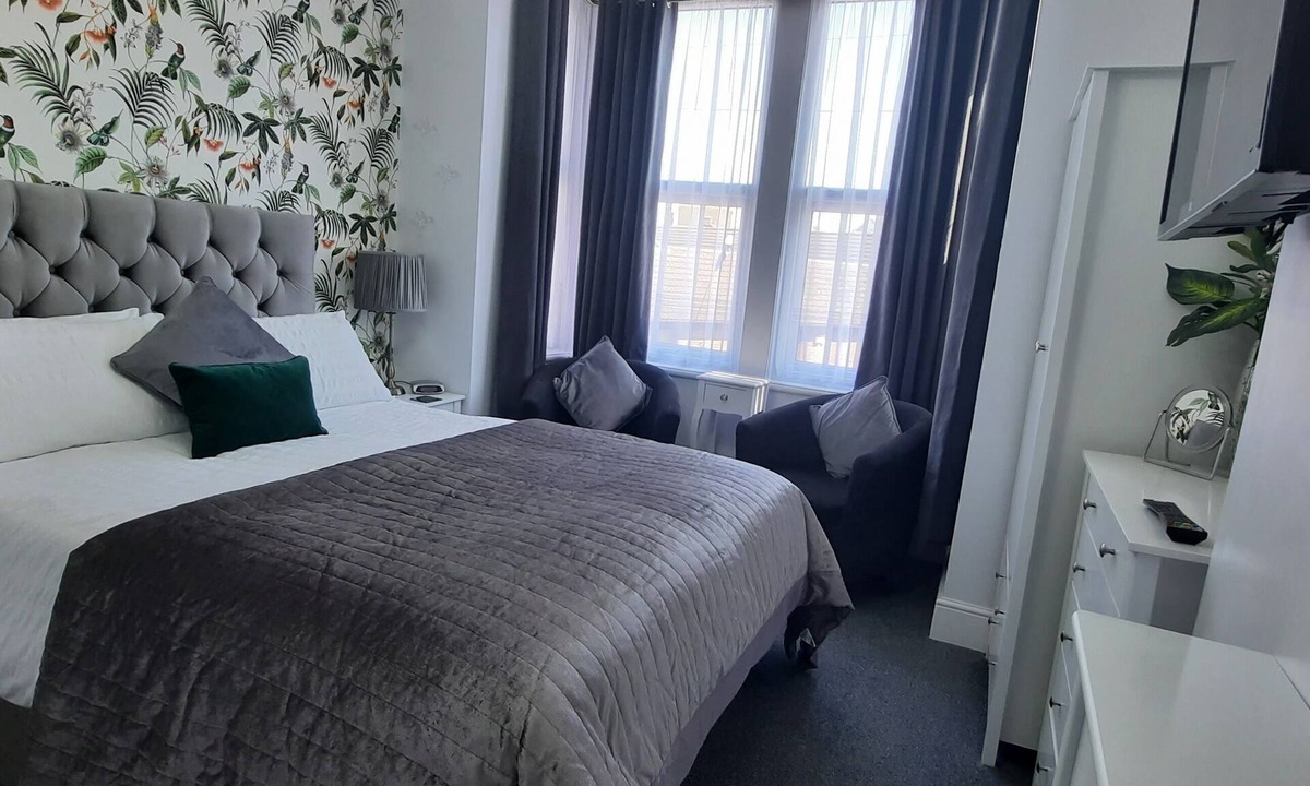 Bridlington Old Town Bed & Breakfast | Sunflower Lodge